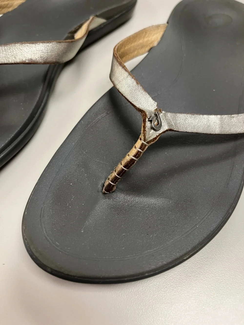 OluKai Metallic Gold Strap Gray Footbed Sandals Size 7